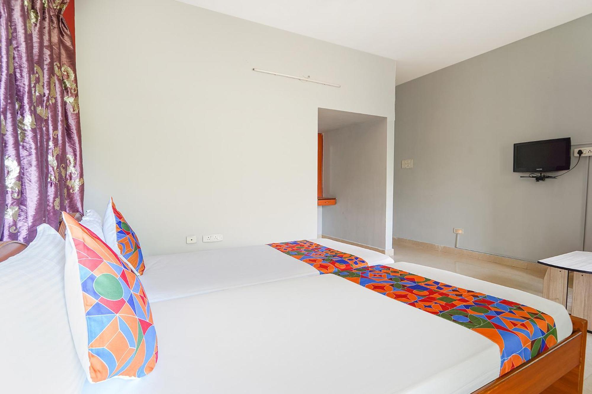Hotel Fabexpress Shree Shylee Niwas